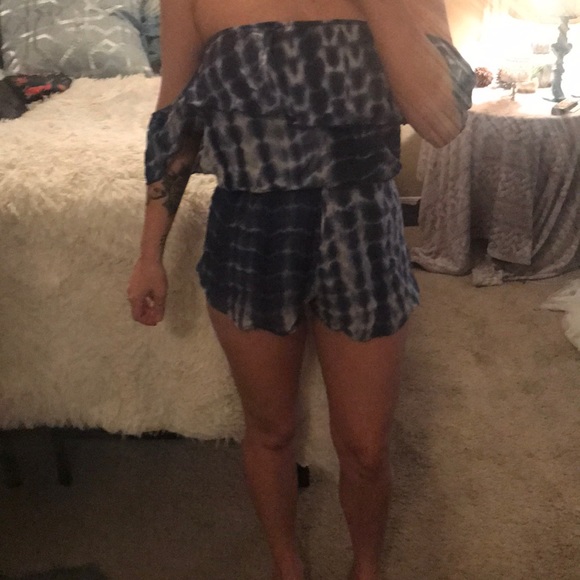 Blue and white mixed color romper! - Picture 2 of 3
